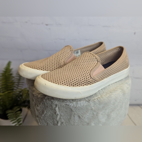 Sperry Seaside Perf Slip on - Picture 3 of 6
